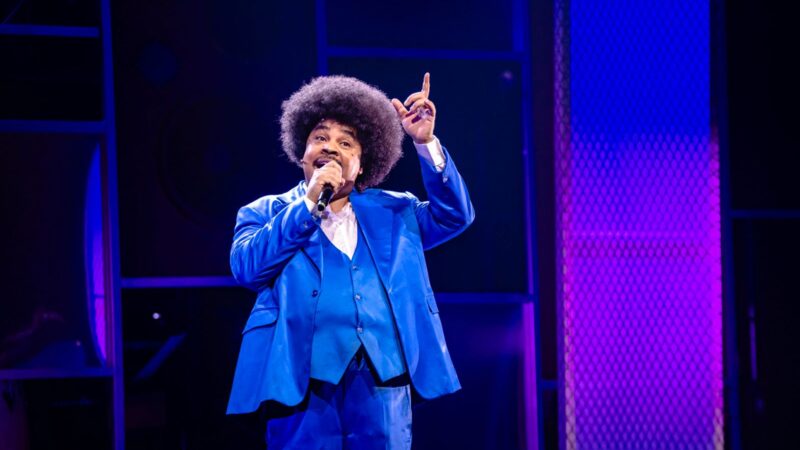 Musical sobre Tim Maia chega a Niterói (RJ) no teatro onde o cantor fez sua última apresentação.