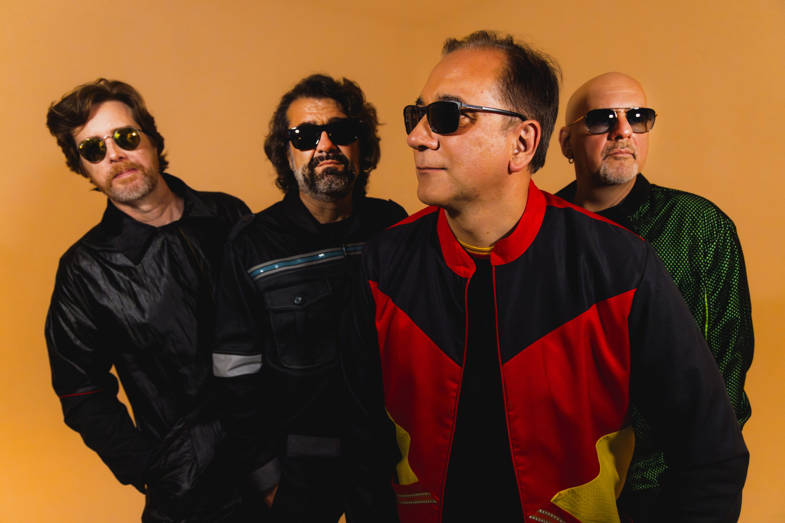 Biquini Cavadão lança “Como Viver Sem Ela?” em parceria com nova geração de compositores.