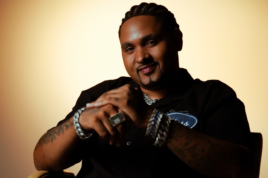 Kevin o Chris incendeia as pistas com “Nossa”, novo funk 150 BPM que promete virar febre.