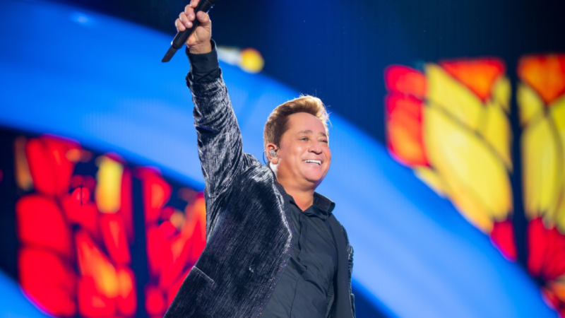 Leonardo retorna ao Espaço Unimed para celebrar o álbum histórico “Uma História Sem Fim”