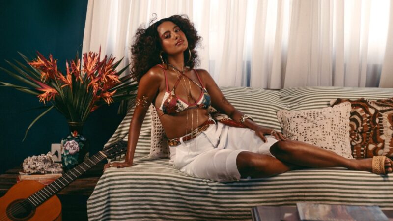 Luiza Dutra lança single “Tropical” nesta sexta-feira (24) e canta a intensidade dos encontros.