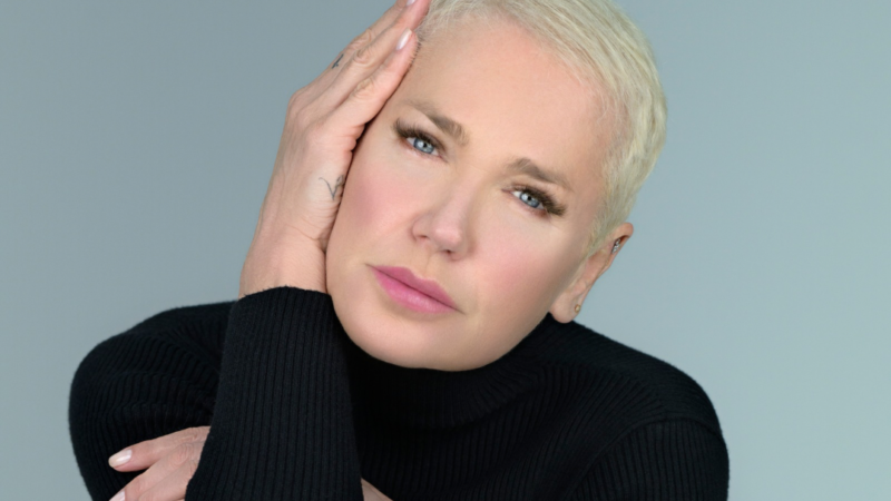 Xuxa abre venda de ingressos para “O Último Voo da Nave” no Maracanã (RJ).