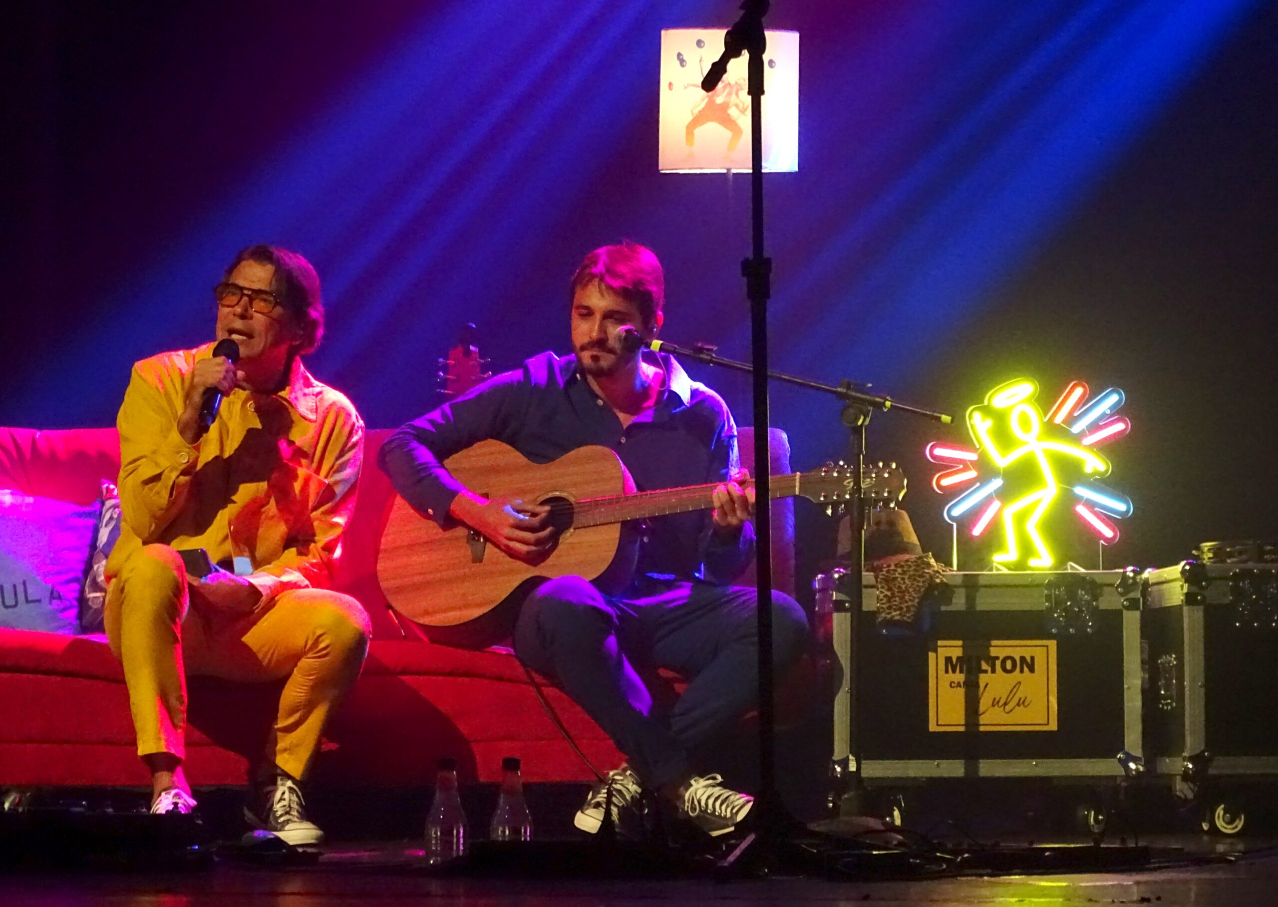 Milton Guedes lota teatro em São Paulo e consagra início da turnê “Milton Canta Lulu” pelo Brasil.