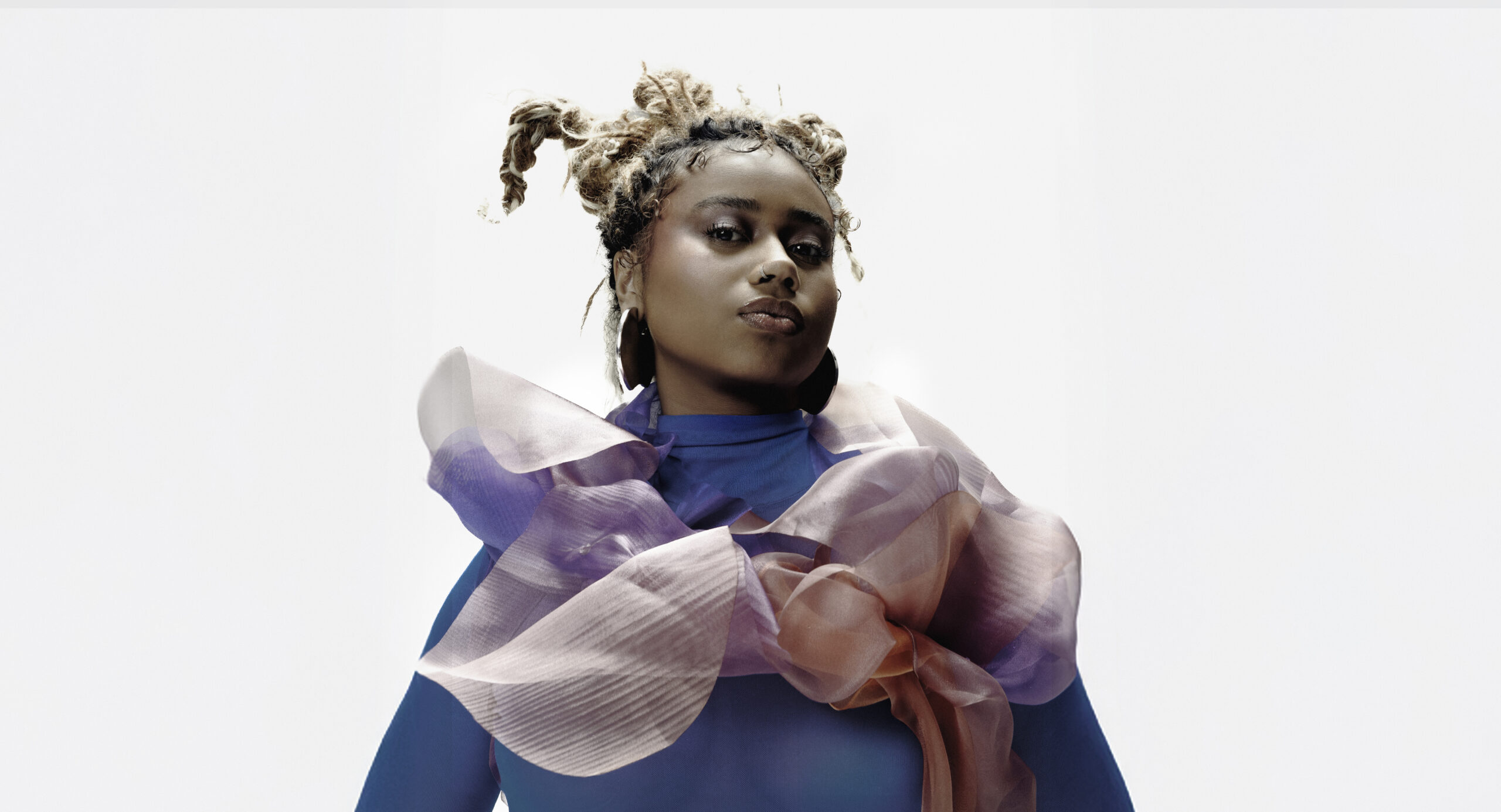 Melly lança “Me Livra de Todo o Mal” e dá início à nova era de seu próximo álbum.