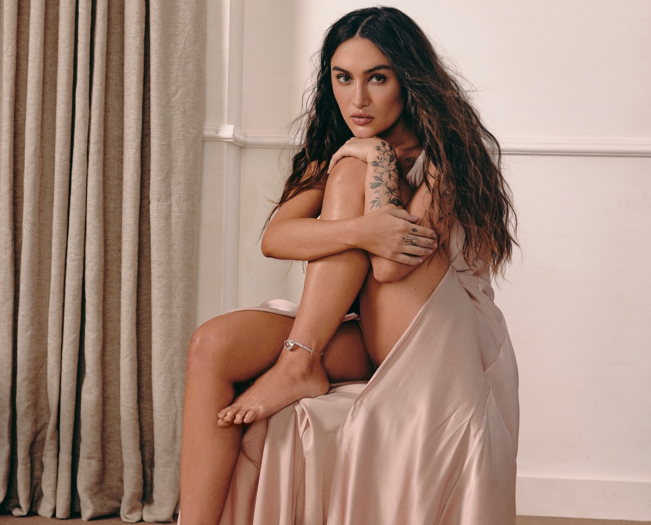 Gabi Melim assina distribuição com a Universal Music e dá spoiler de novo audiovisual.