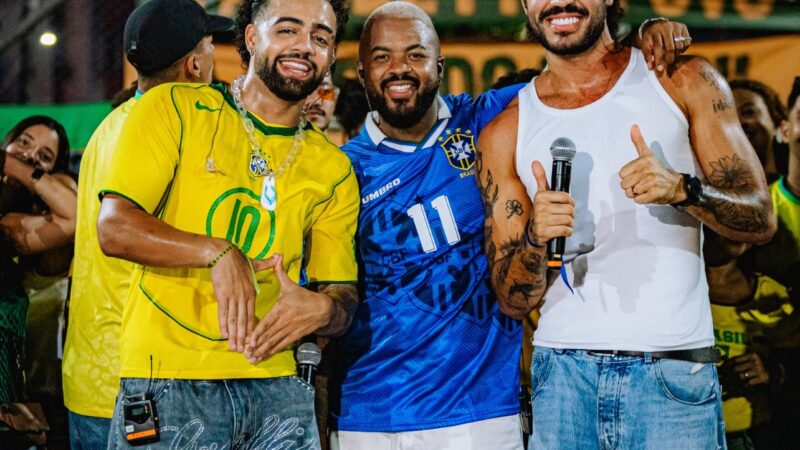 “Uau”: Com inspiração de Bad Bunny, Diggo e Som De Faculdade exalam latinidade em novo lançamento.