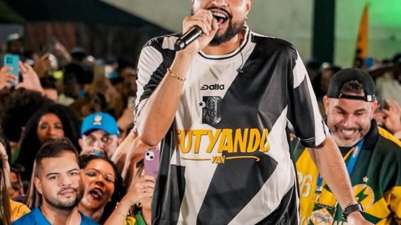 Yanz estreia FutYANdo com casa cheia e clima de Copa ao lado de Léo Santana e Benzadeus.