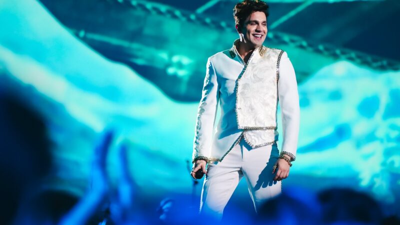 Luan Santana anuncia show em Niterói no dia 15 de novembro; venda de ingressos começa em 10 de junho.