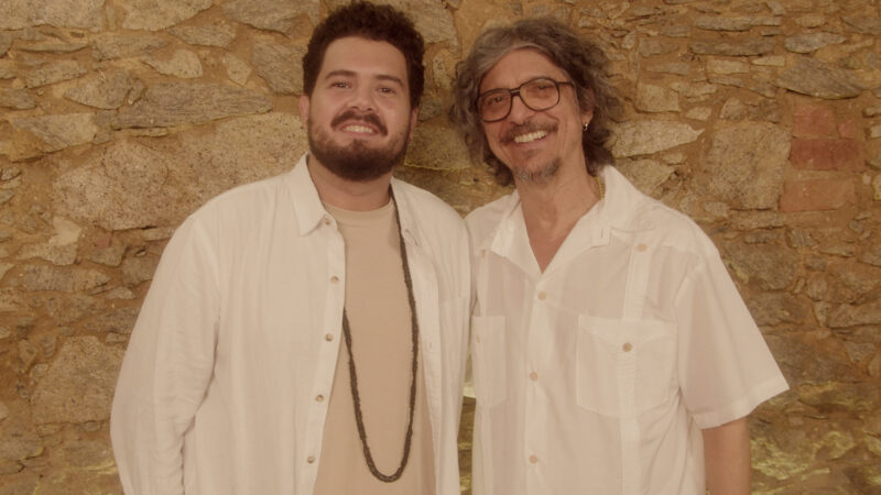 Com participação especial de Pedro Luís, Matheus Nicolau lança o álbum “Feixe no Escuro”