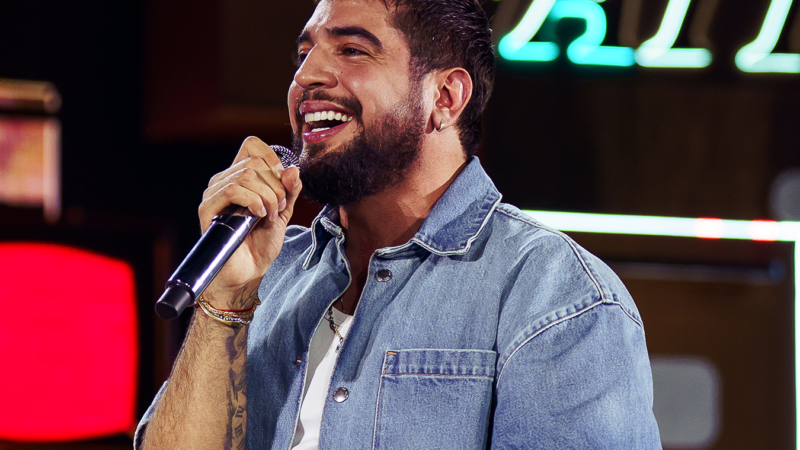 Nattan anuncia maratona de São João com quase 30 shows em 10 estados.