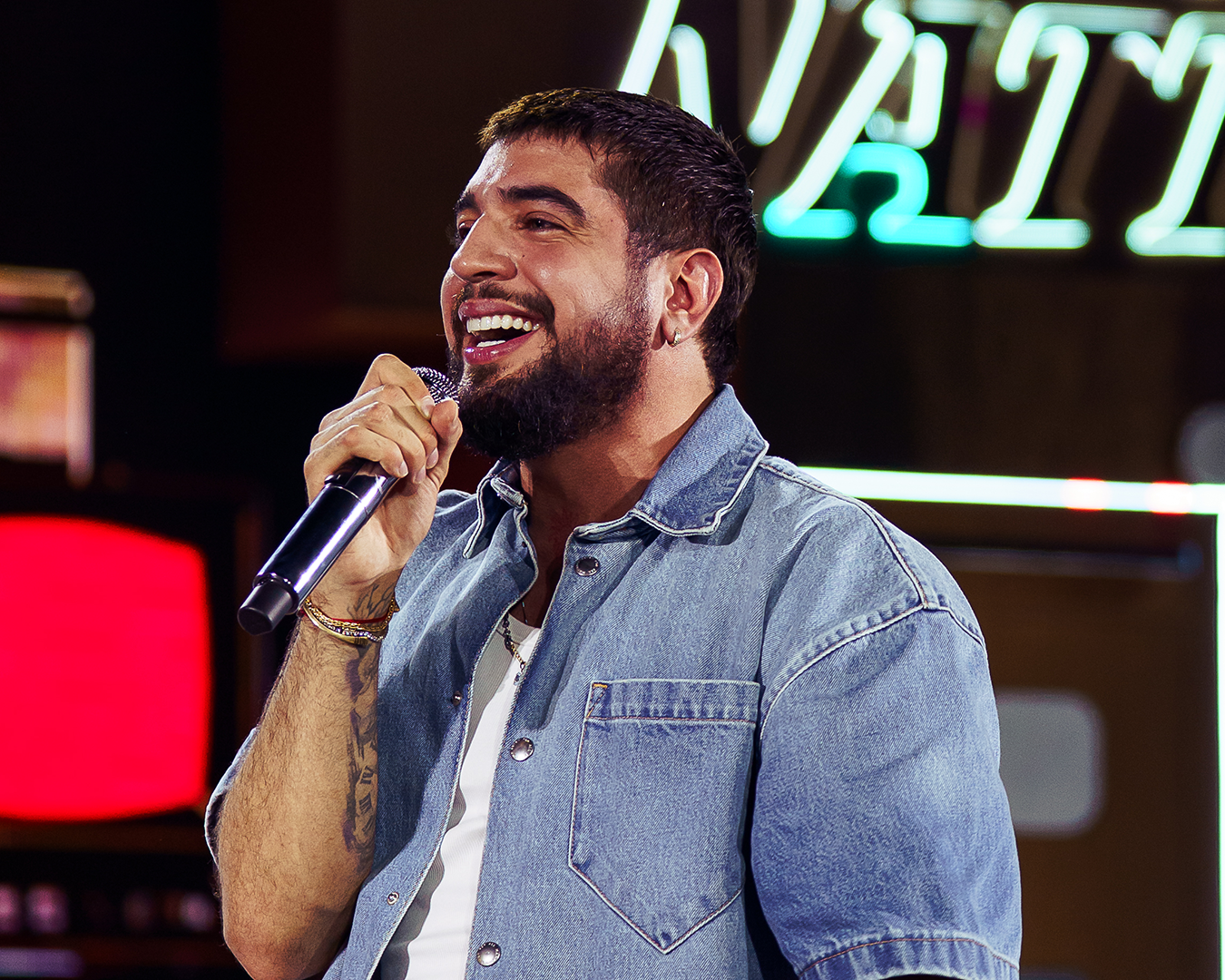 Nattan anuncia maratona de São João com quase 30 shows em 10 estados.