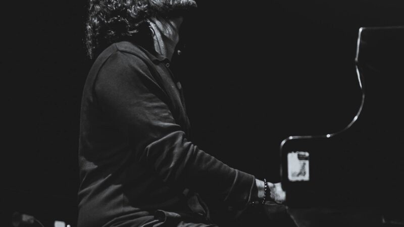 Fellipe Fernandes mistura MPB e jazz em sua nova música “Homens-Ninguém”