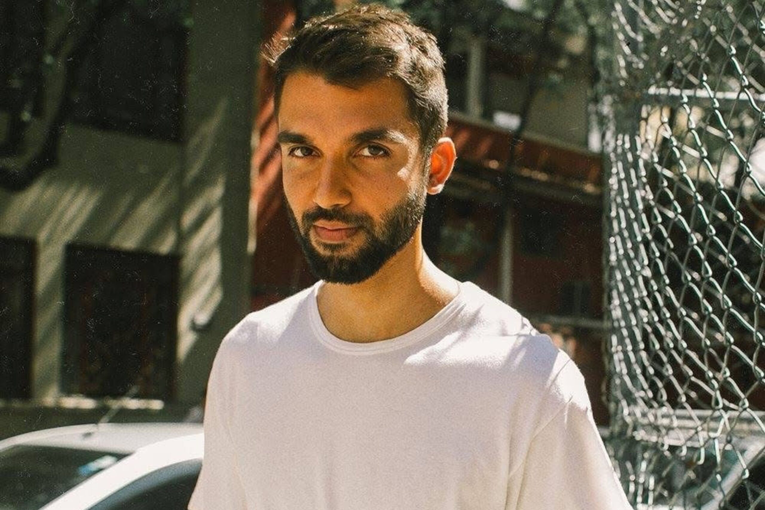 Silva lança remix de “Brasil, Brasil” com Diogo Strausz.