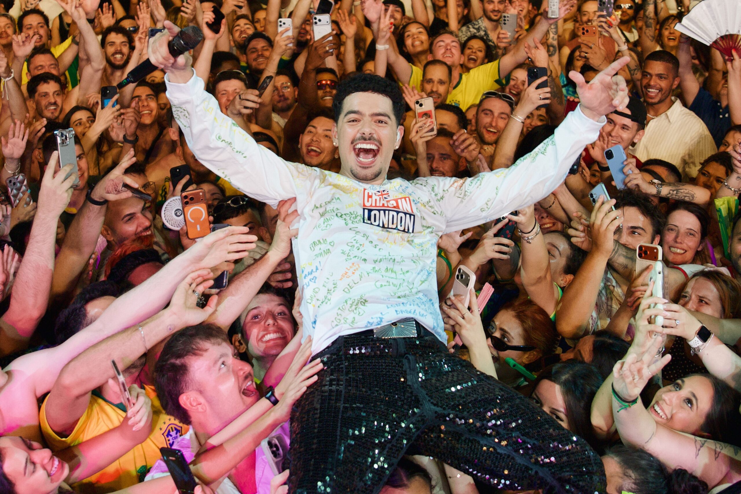 Pedro Sampaio passa por 13 cidades da Europa com Tour e segue para os EUA com show no Central Park.