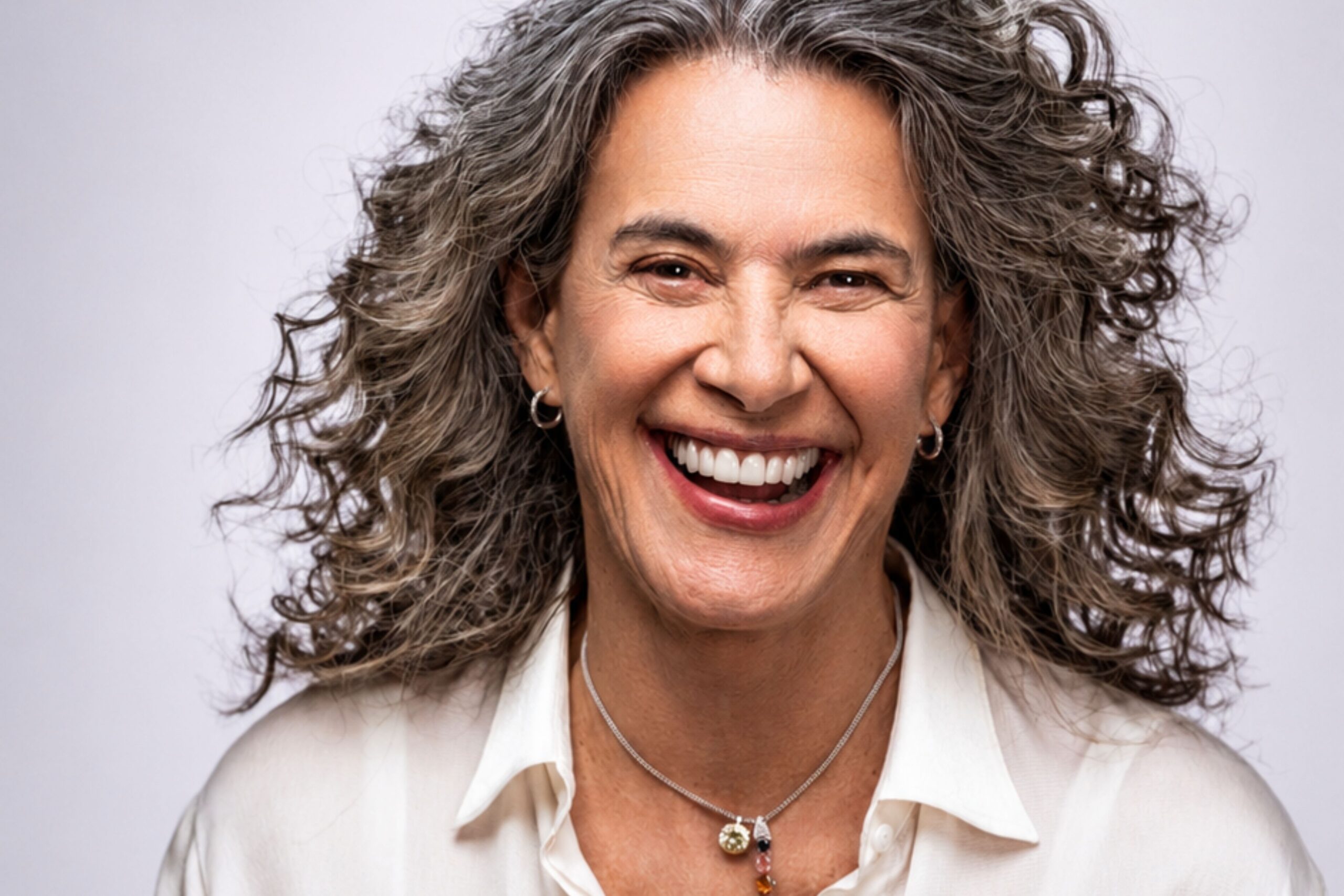 “Que mulher é essa?!”, Simone anuncia nova turnê.
