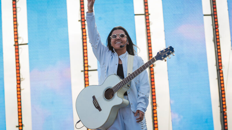 Após conquistar o público com “Intuição”, Yasmin Santos encerra o projeto com DVD completo e inicia calendário no YouTube.