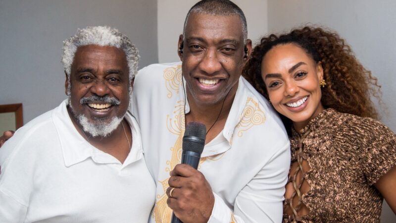 Dandara Mariana prestigia Romeu Evaristo na Feijoada do Rival com Ito Melodia.