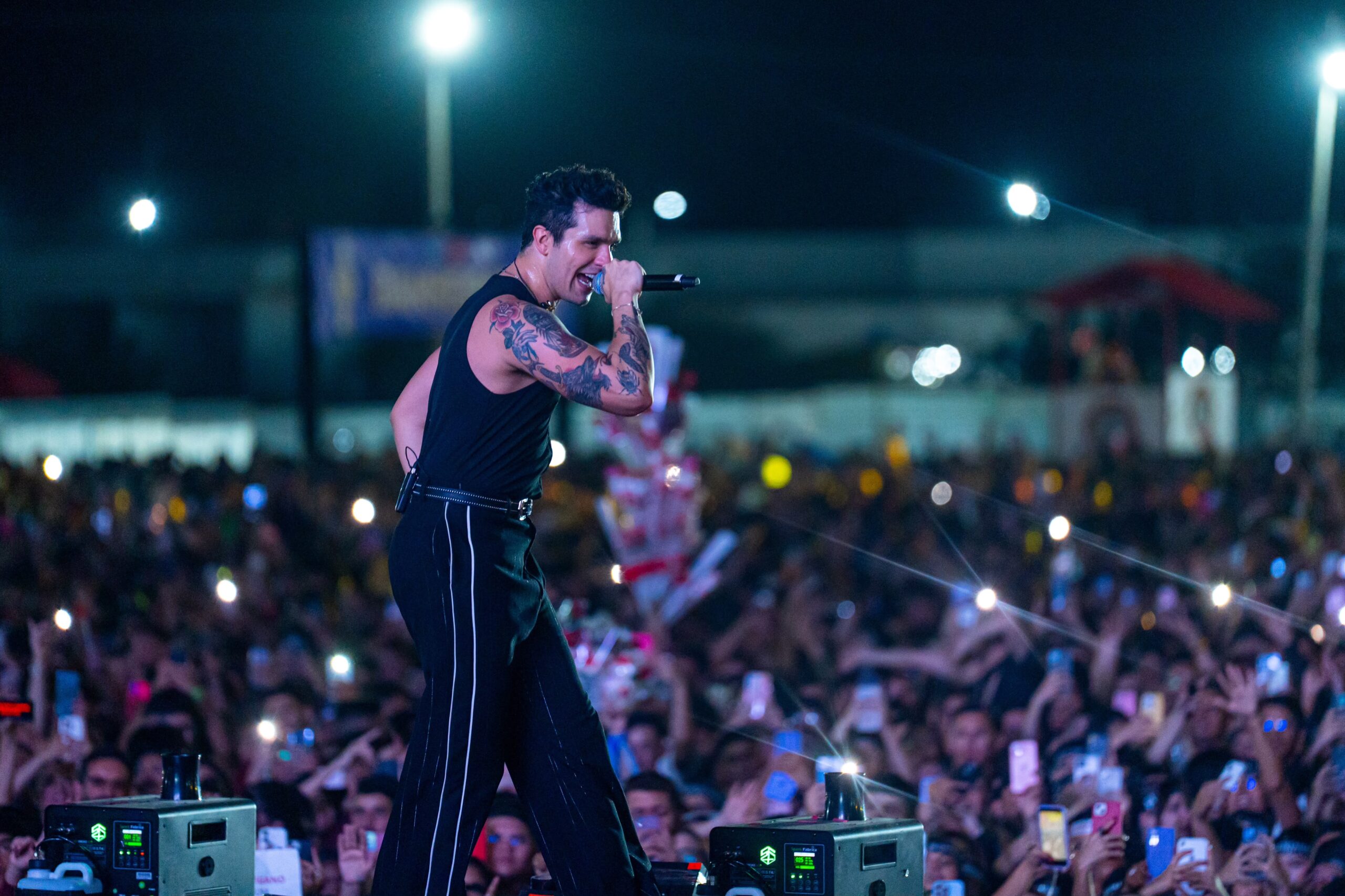 Luan Santana leva multidão em shows do fim de semana no Nordeste do Brasil.