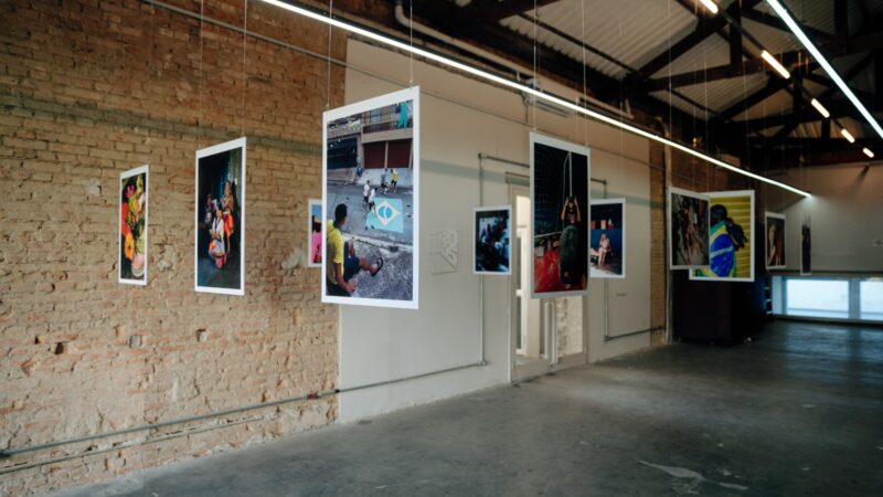 Com entrada gratuita, Kenner e Projeto Click na Favela inauguram exposição ‘Territorialidade de Afeto’ em São Paulo.