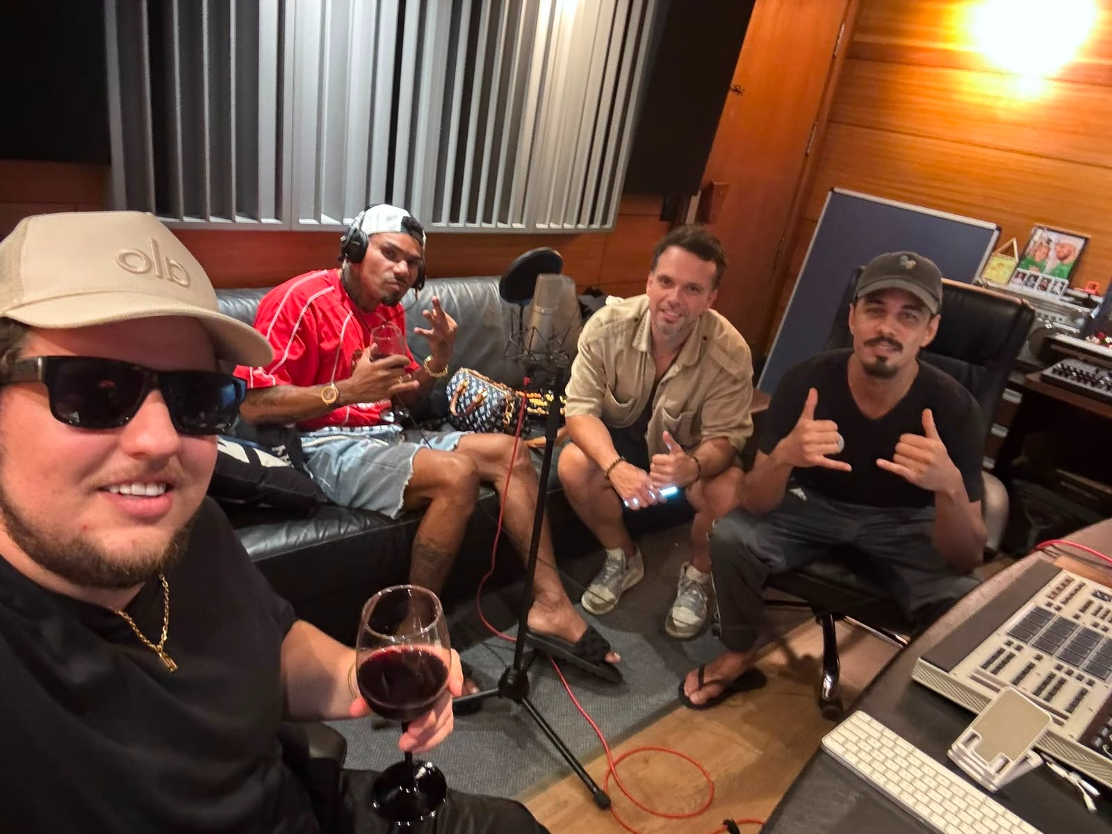 Naldo Benny e Papatinho estão confirmados no álbum do rapper Carlean.