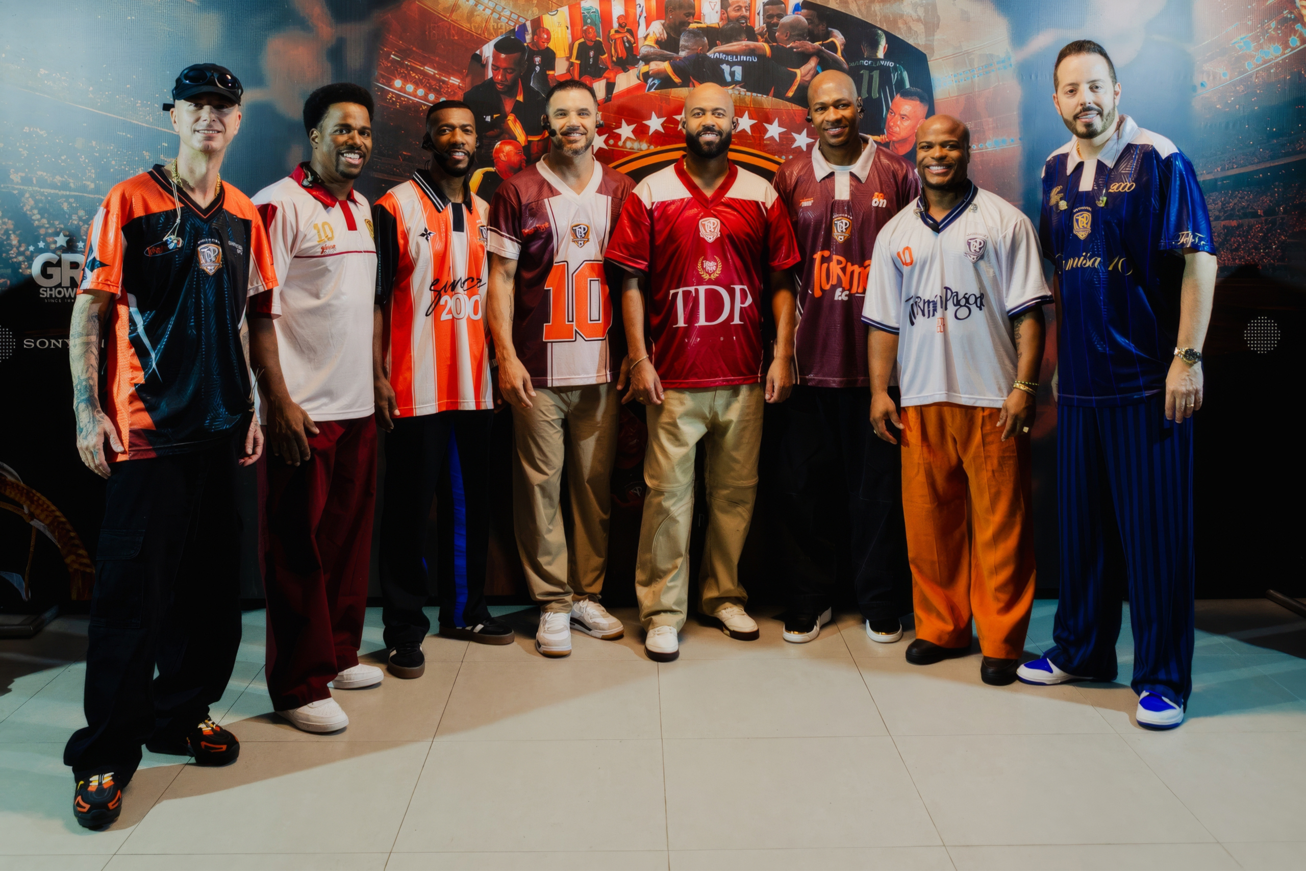 Turma do Pagode transforma clássico do funk melody dos anos 2000 em pagode no Volume 2 de “Turma Futebol Clube”