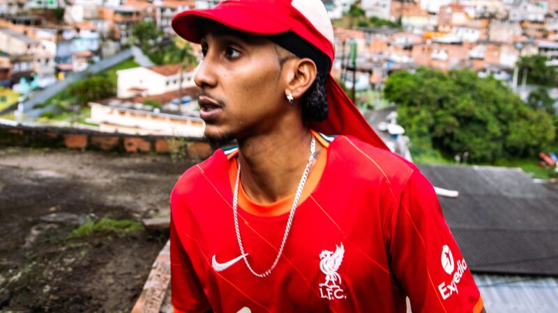 Suiky transforma vivências da periferia em manifesto de superação no álbum “Valioso e Arriscado”