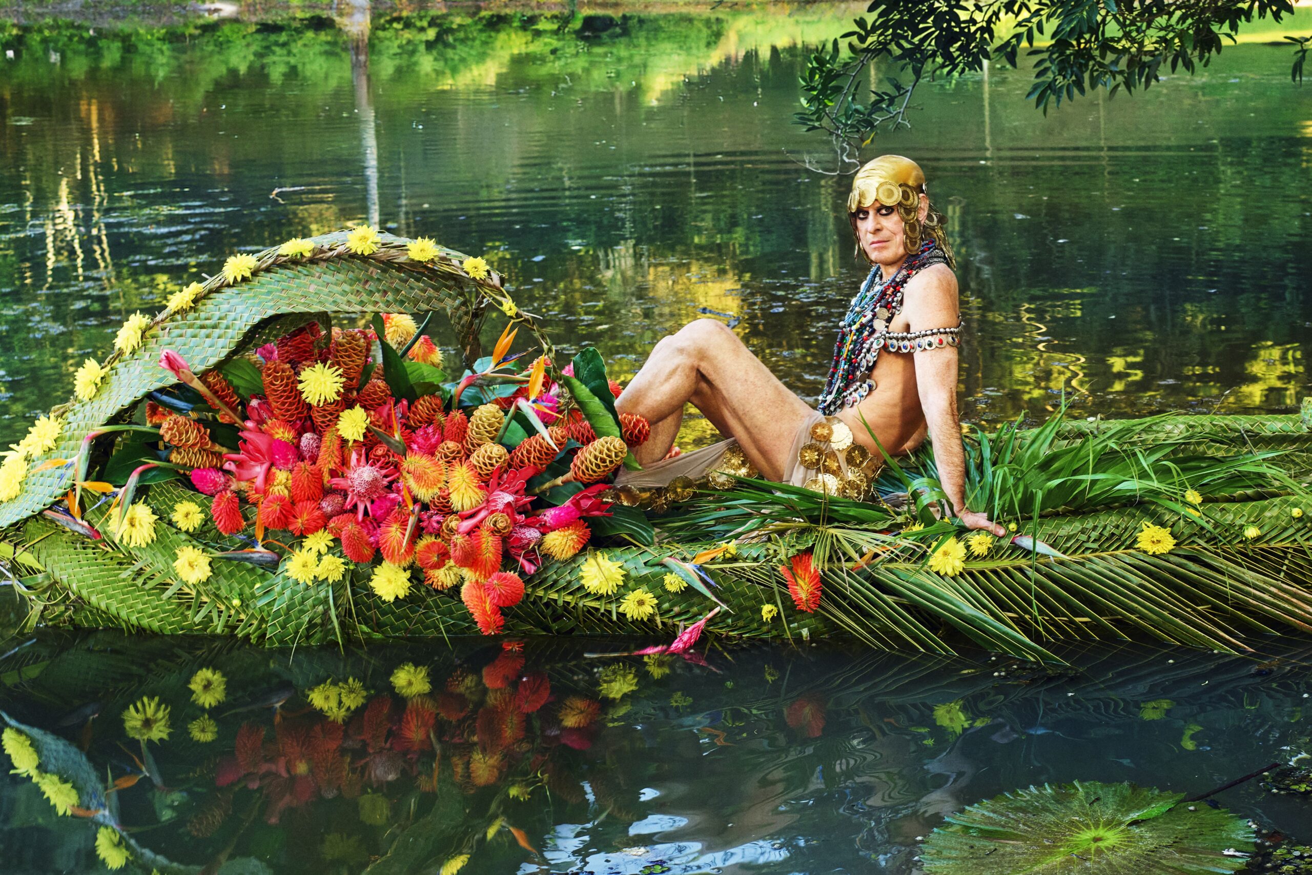 Ney Matogrosso anuncia a turnê 85 Anos de Ousadia com shows pelo país e imagens de David LaChapelle.
