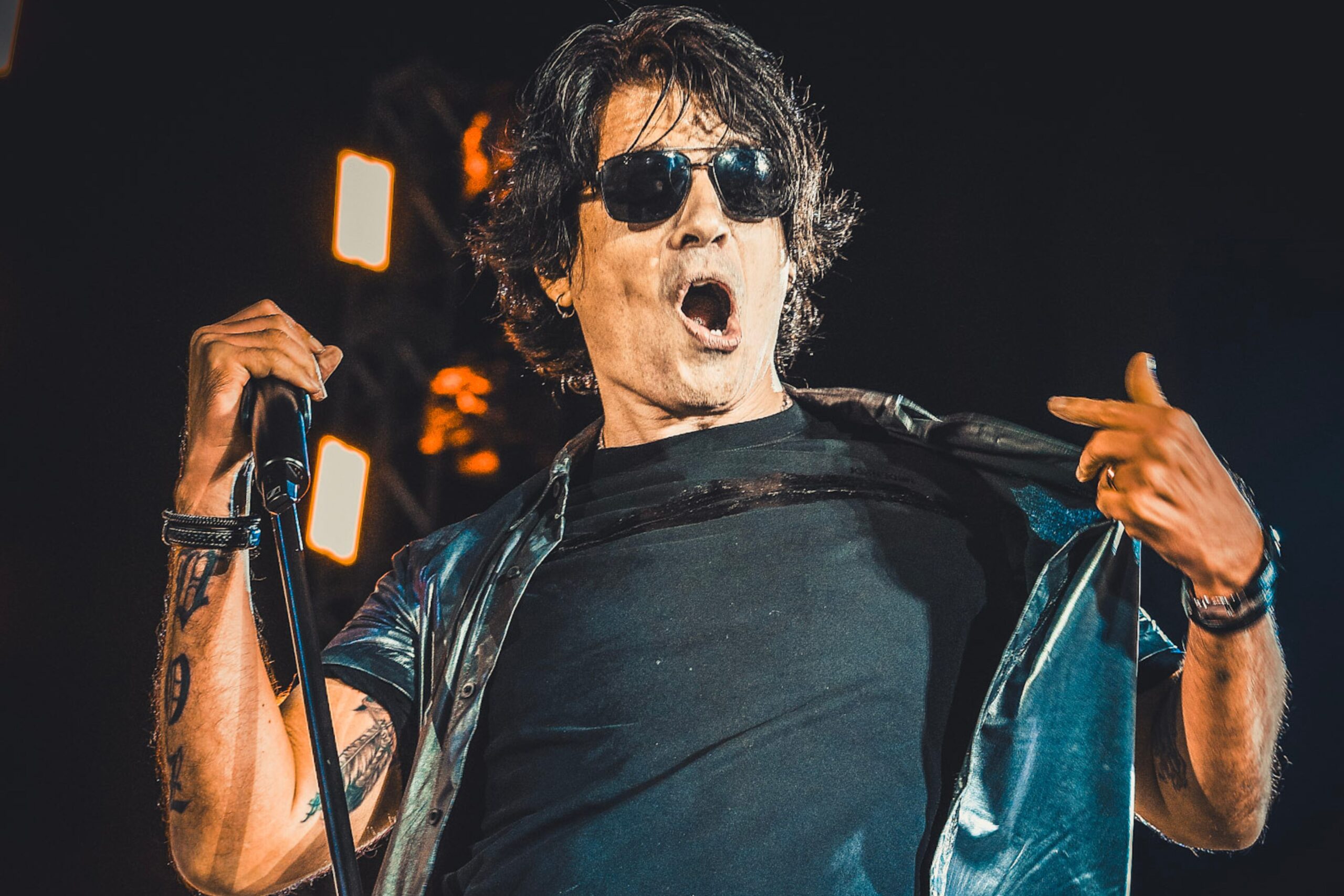 Ele está de volta! Marcus Menna emociona público em gravação de“Tudo de Novo”