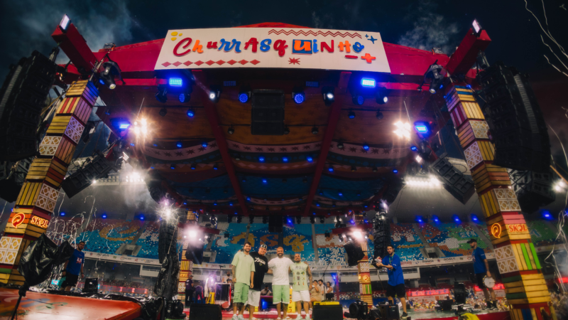 Com ingressos esgotados, ‘Churrasquinho -+’ chega a Belo Horizonte com quatro horas de pagode.