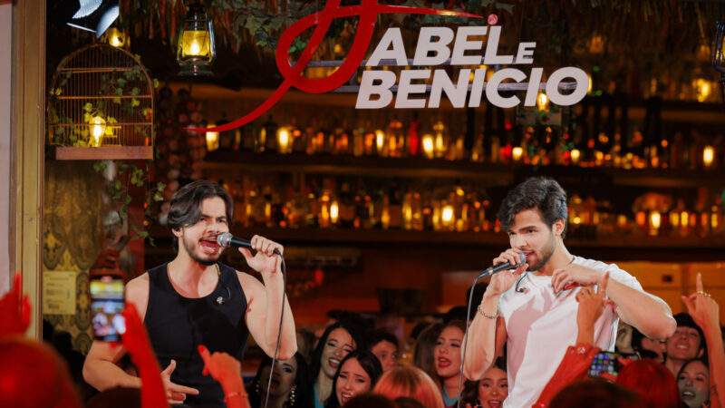 Abel & Benício lançam “Puro Interesse” e apresentam novo volume de “Véspera de Feriado”