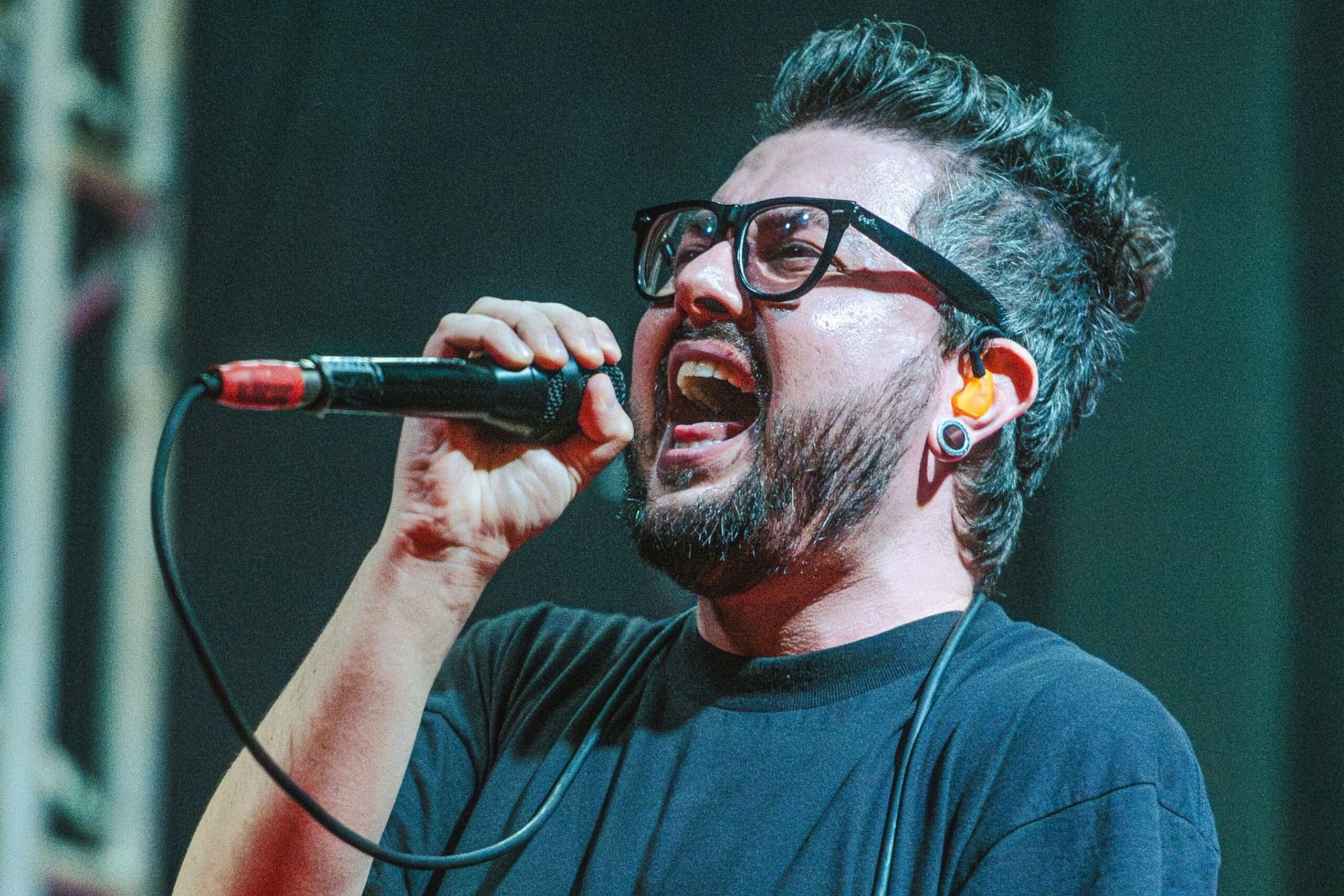 Após meses longe dos palcos, Pe Lanza estreia novo show na Jai Club, em São Paulo.