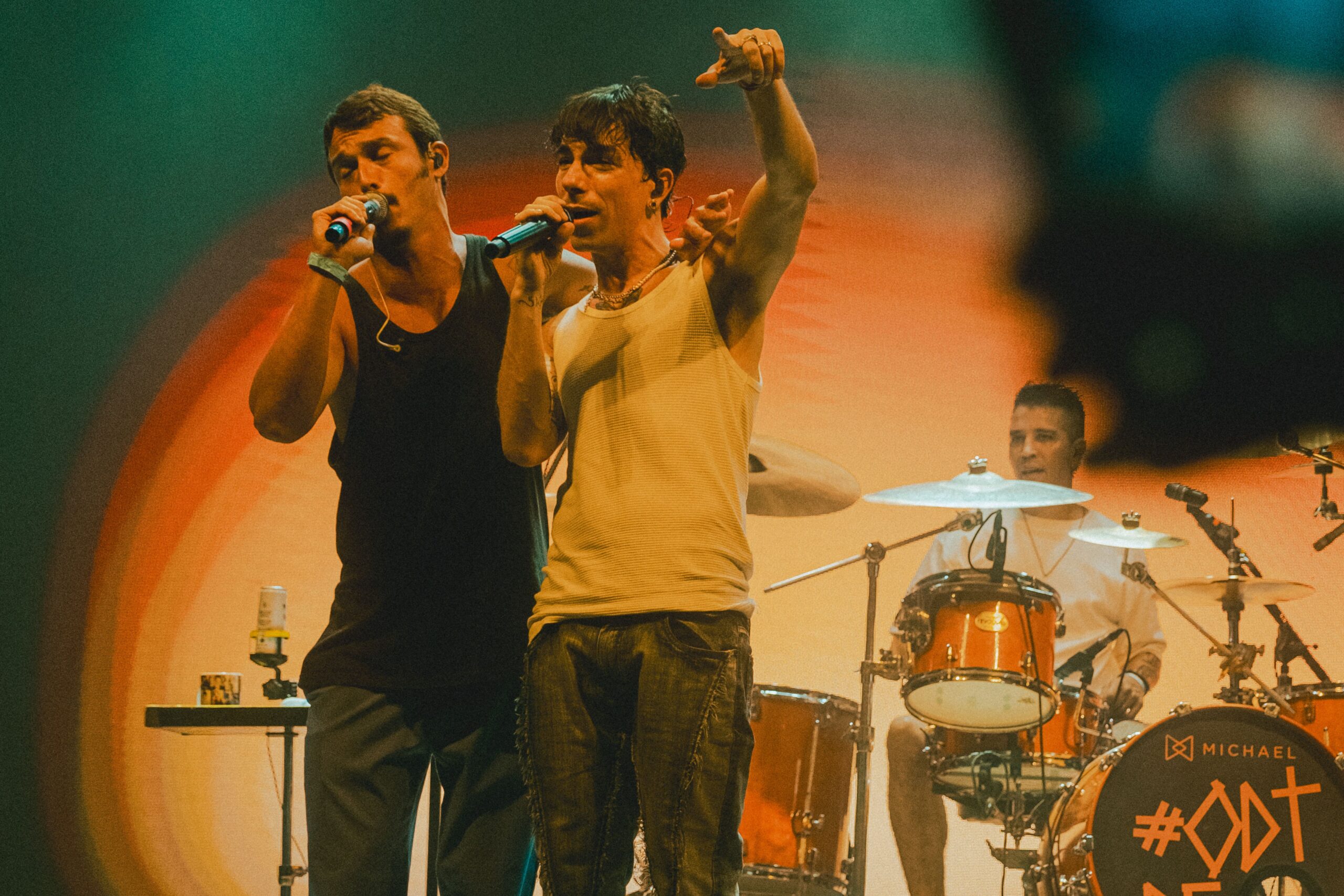 Di Ferrero leva a turnê “SE7E” para o Rock in Rio e recebe cantor Danilo Cutrim no palco.