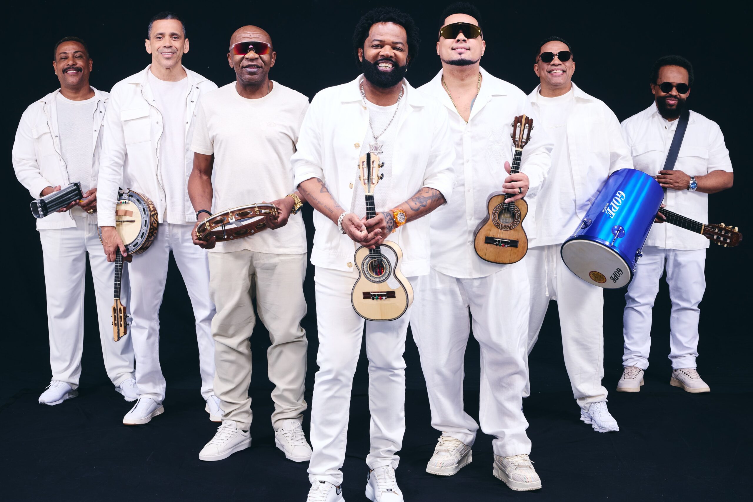 Xande de Pilares e Grupo Revelação se reencontram em noite especial na Brava Arena Jockey.