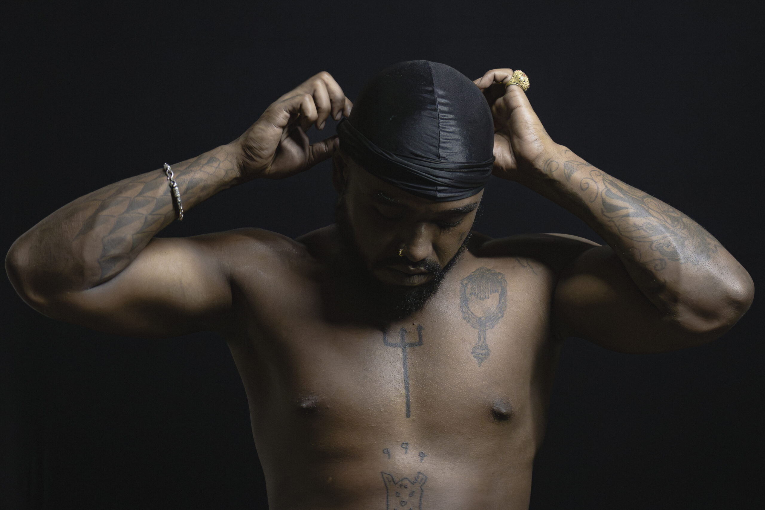 Celo Dut apresenta “Rei das Ruas”, álbum que transforma ancestralidade, afeto e identidade em sua obra mais pessoal.