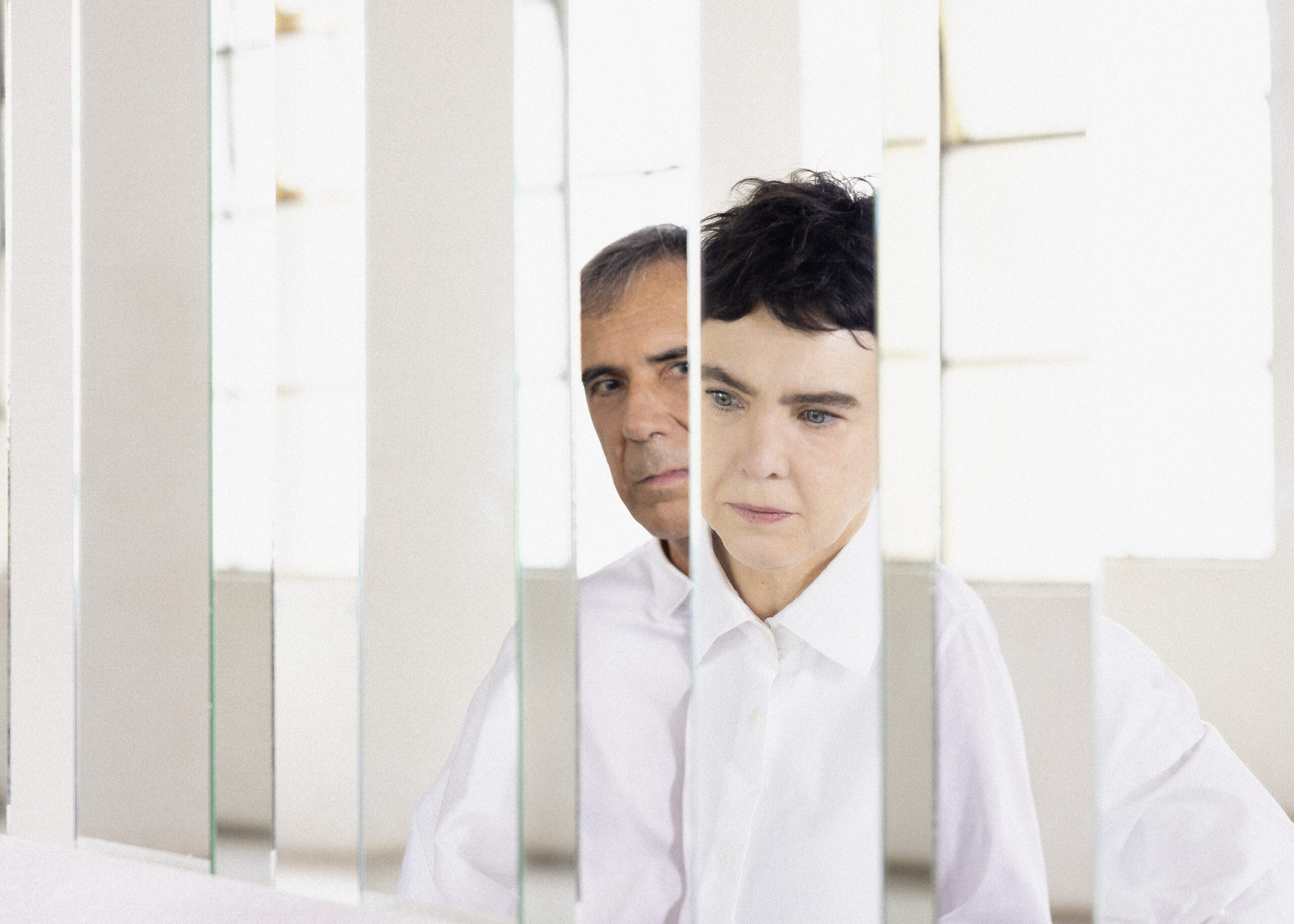 Arnaldo Antunes e Adriana Calcanhotto abrem vendas gerais para shows da turnê “Vice-Versa”