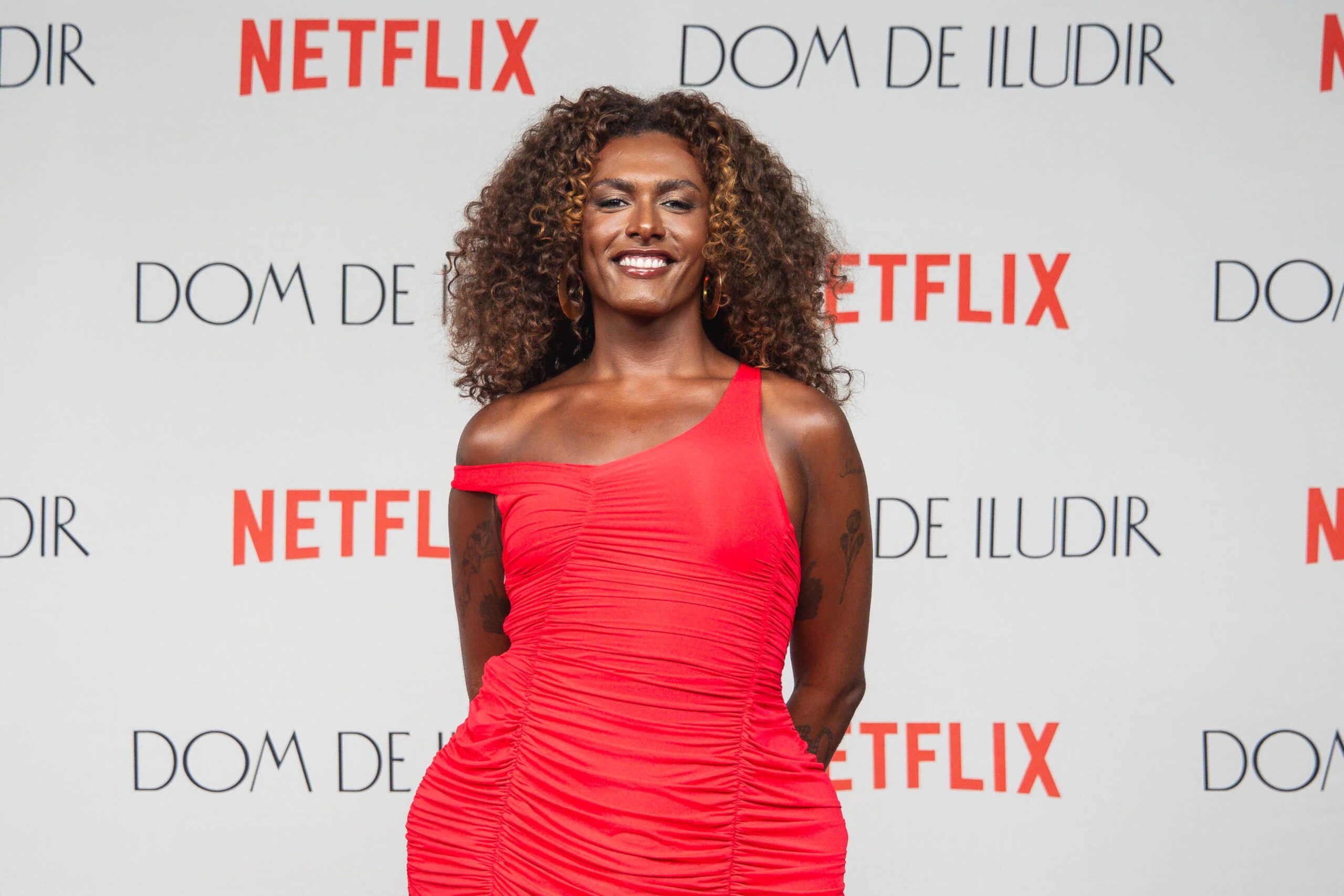 Liniker lança “Dom de Iludir”, trilha de nova série homônima da Netflix.