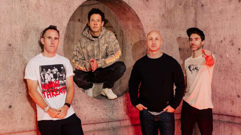 Simple Plan retorna ao Brasil para shows no Rio de Janeiro, Curitiba e São Paulo.